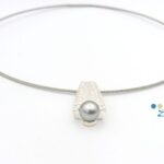 Hanger ‘zee-egel strak’ - zilver met Tahiti-parel