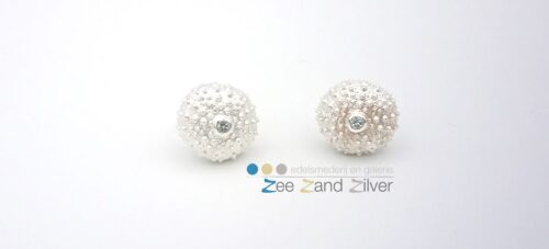 Oorstekers 'zee-egel middel' - zilver met blauwe topaas - Afbeelding 3