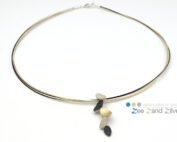 Hanger met blaadjes van zilver